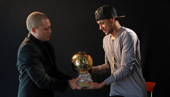 球场角力，美国和巴拉圭热身赛补时阶段发生大规模冲突